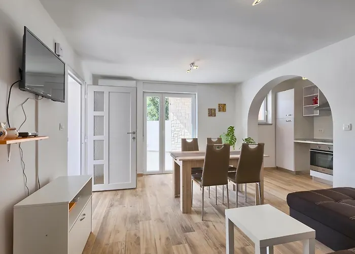 Trusina Ferienhaus Pula