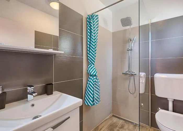 Trusina 펜션 풀라